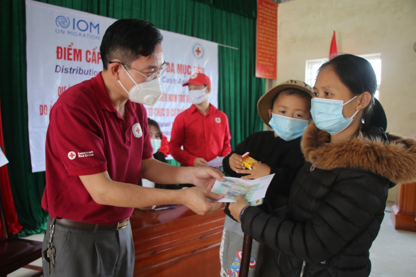 Le Thi Yen received cash assistance from IOM and Red Cross Viet Nam